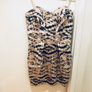 Coolest pattern! Flattering bcbg gen. strapless aa